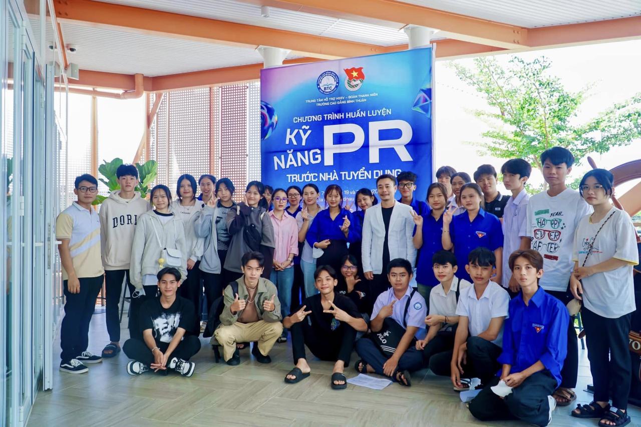Chương trình tư vấn “Kỹ năng PR bản thân trước nhà tuyển dụng”