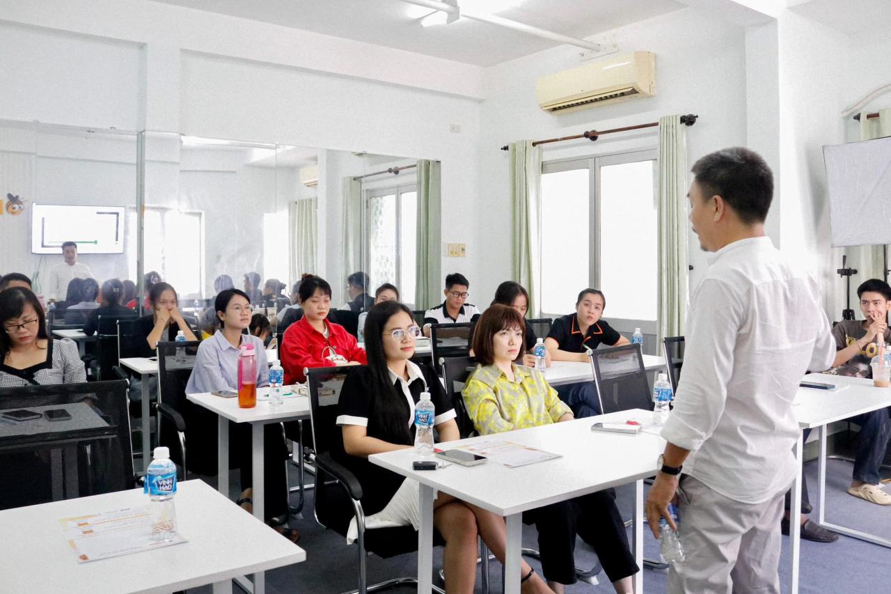 Workshop “Còn Khổ Còn-Ten” giải mã “Kiếp nạn KHỔ Ý” trong sáng tạo nội dung