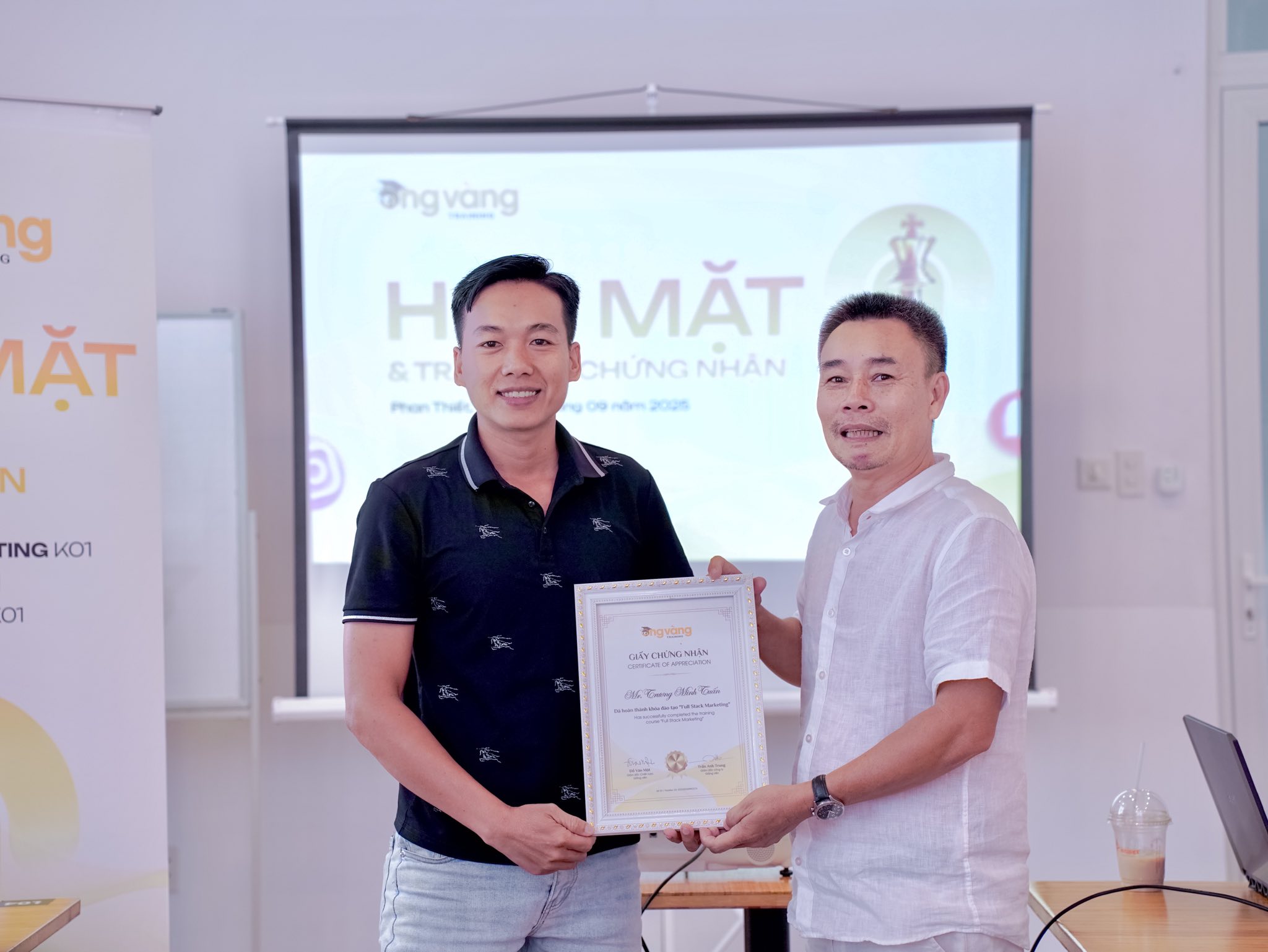 Ong Vàng Training tổ chức lễ trao giấy chứng nhận hoàn thành khóa học - Ảnh 3